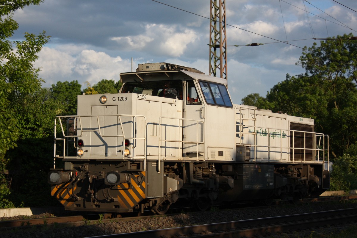 Oak Capital/TXL 276 043  Beci  am 24.5.13 als Tfzf in Ratingen-Lintorf.