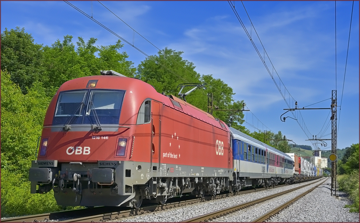OBB 1216 146 zieht ROLA-Zug durch Maribor-Tabor Richtung Tezno VBF. /15.6.2021