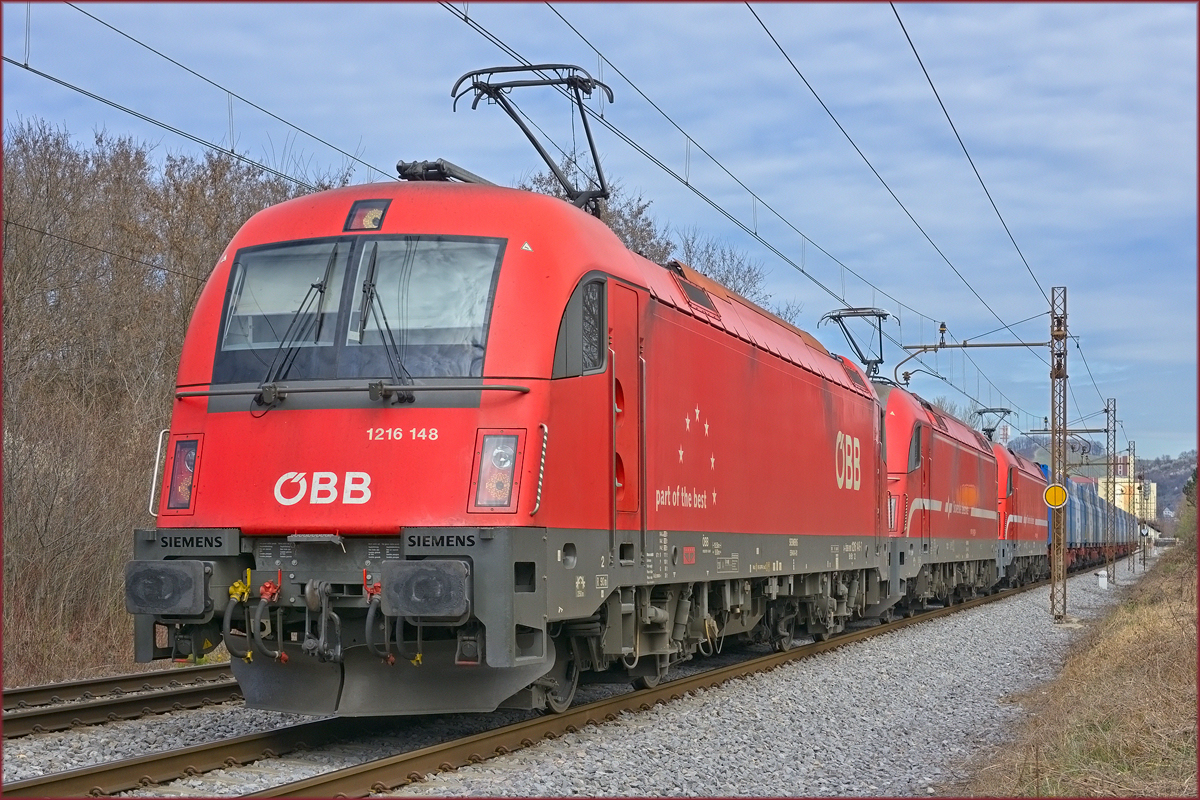 OBB 1216 148 + SŽ 541-022 + SŽ 541-015 ziehen leeren Kohlezug durch Maribor-Tabor Richtung Koper Hafen. /29.3.2021