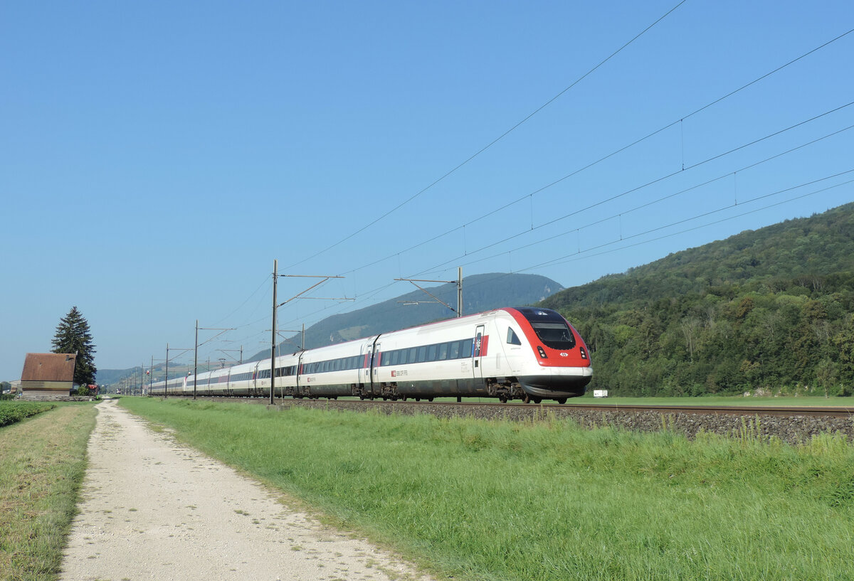 Oberbuchsiten - 2. September 2021 : RABe 500 012 am IC 1515 Lausanne - Zürich.
