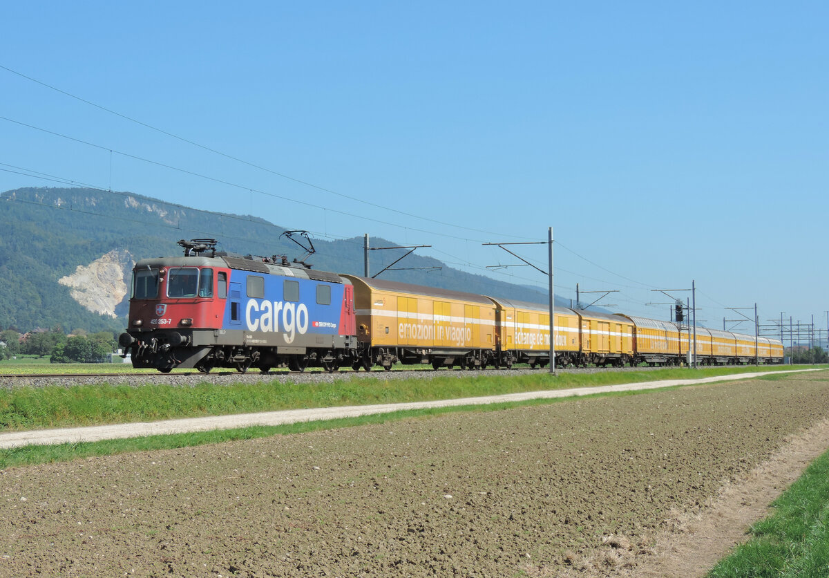 Oberbuchsiten - 2. September 2021 : 420 253 mit einem Postzug nach Solothurn - Biel unterwegs.