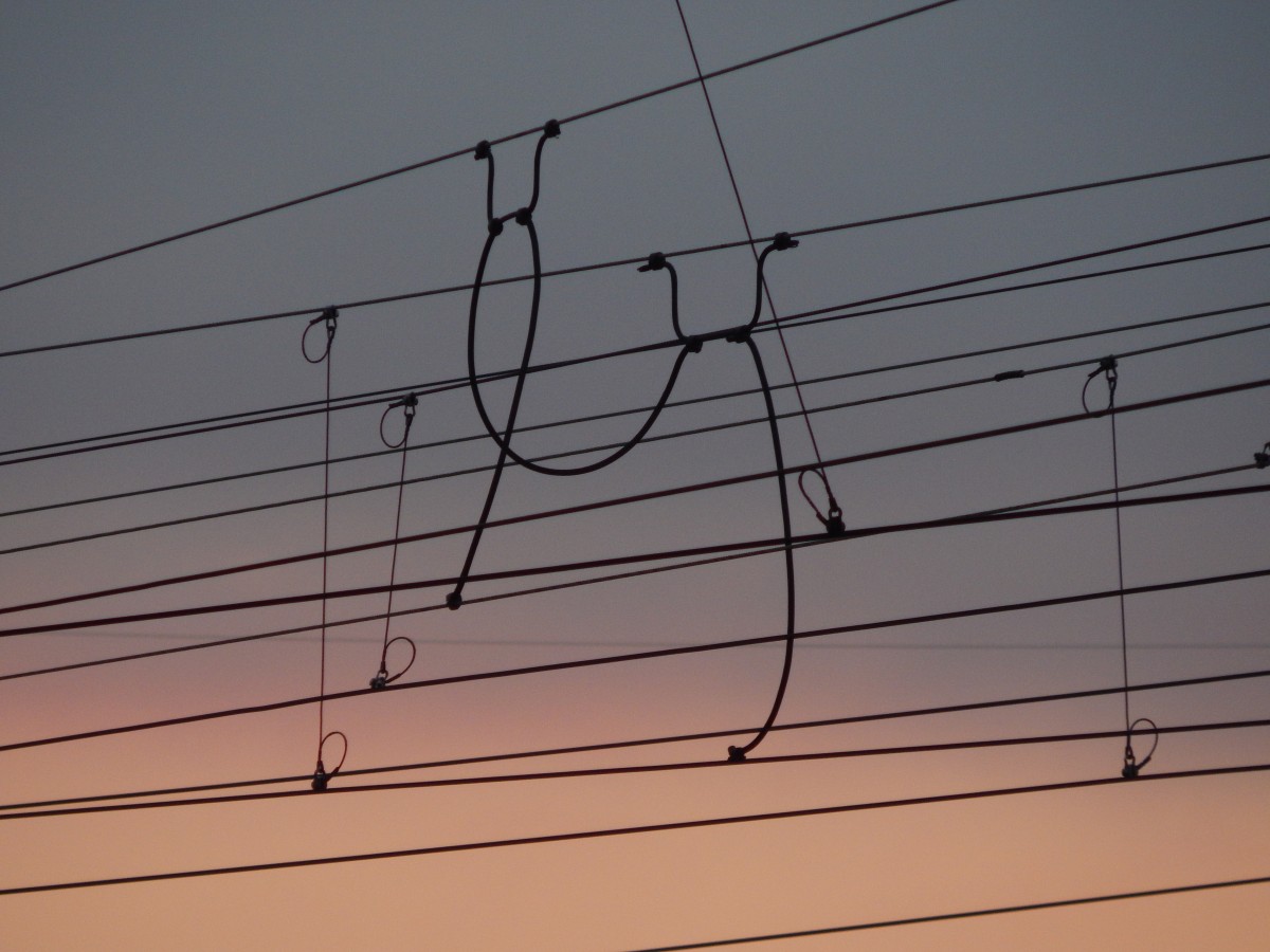 Oberleitungsdrähte in Duisburg Entenfang. 

Duisburg Entenfang 28.12.2014