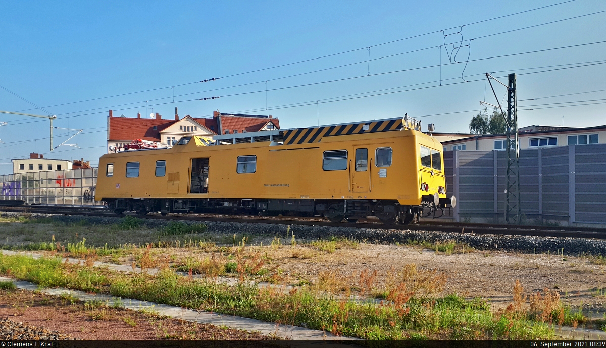 Oberleitungsrevisionstriebwagen (ORT) 708 334-8 (188 334-7) legte auf Gleis 348 der Gütertrasse in Halle(Saale)Hbf einen Halt ein.
Festgehalten von Bahnsteig 12/13.

🧰 DB Netz AG, Maschinenpool
🕓 6.9.2021 | 8:39 Uhr

(Smartphone-Aufnahme)
