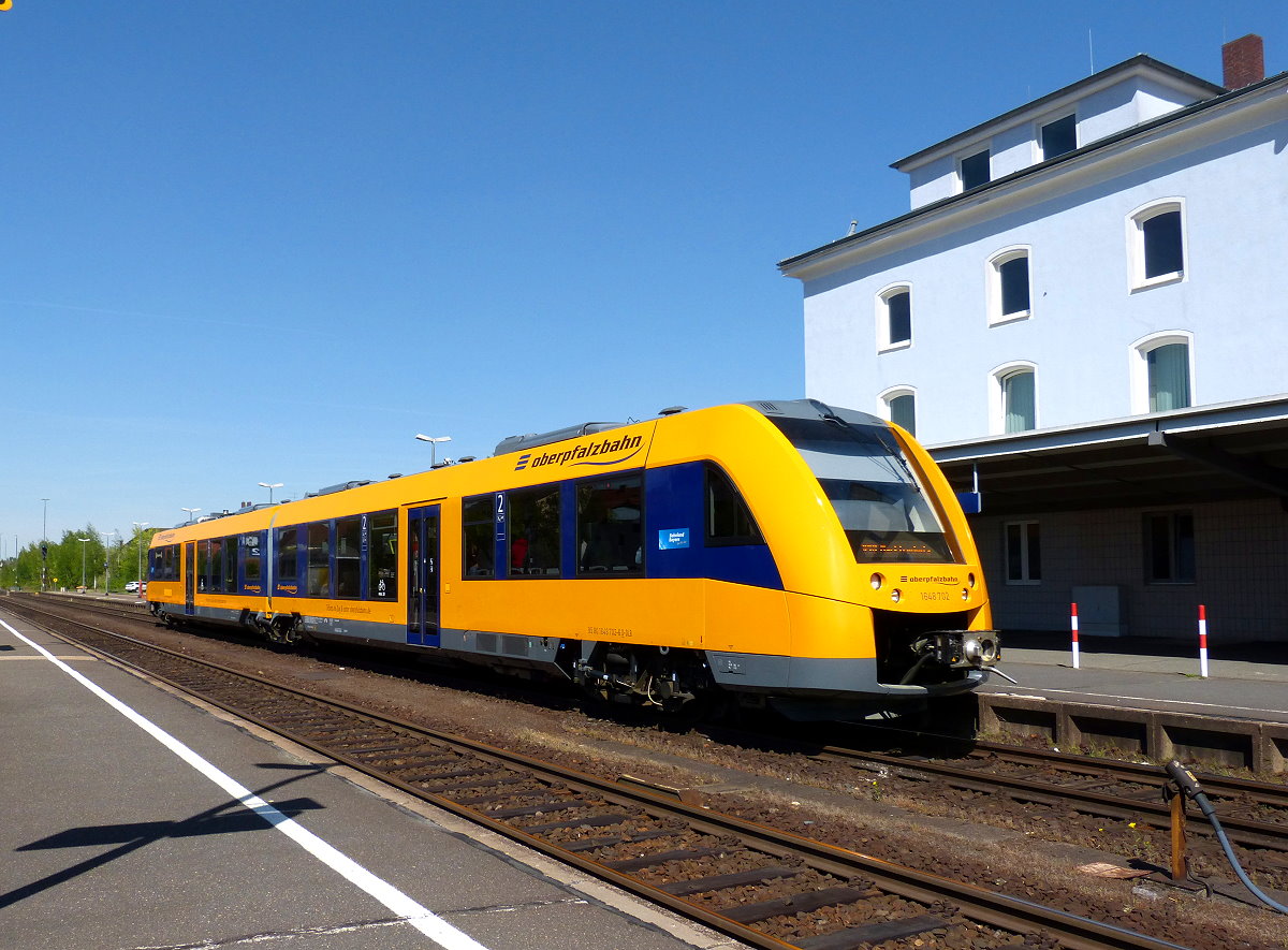 Oberpfalzbahn 648 702 beim Verlassen des Bahnhofs Weiden 27.04.2018