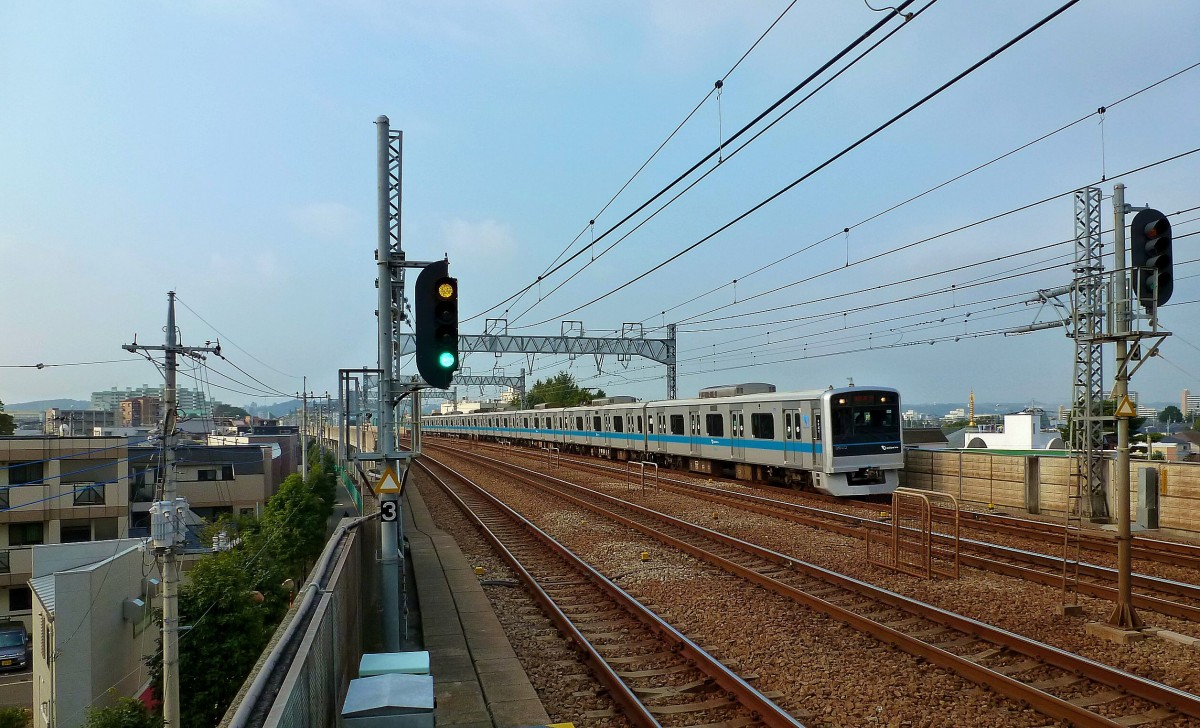 Odakyû Konzern, Serie 3000: Zug 3653 in Tokyo-Komae, 12.Oktober 2011. 
