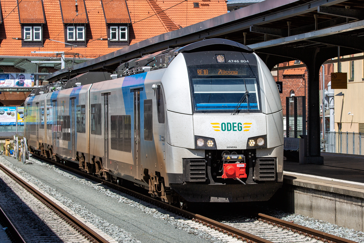 ODEG Triebwagen der BR 4746 nach Züssow steht abfahrbereit in Stralsund am Bahnsteig. - 23.07.2020
