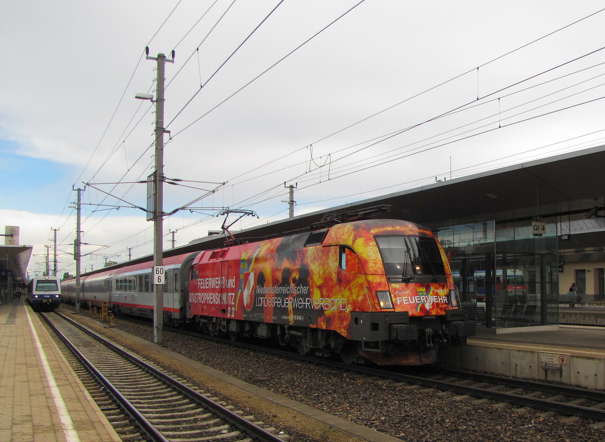 ÖBB 1016 048 mit dem IC 740 vom Flughafen Wien nach Salzburg Hbf, am 01.06.2016 in St. Pölten Hbf.