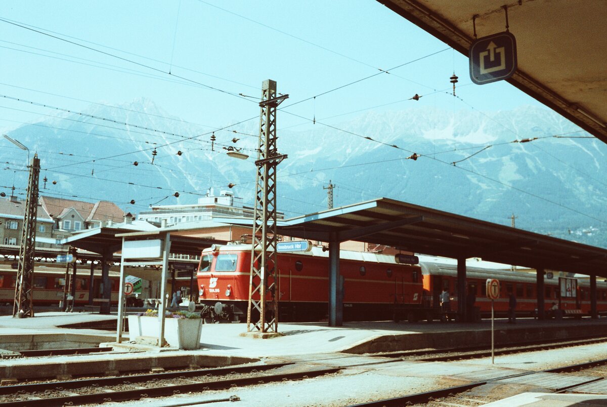 ÖBB 1044.86 (Innsbruck Hauptbahnhof August 1983)