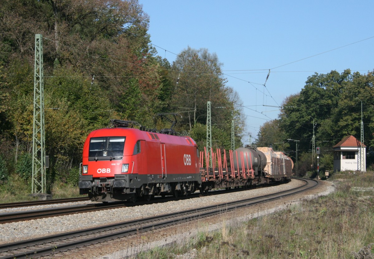 BB 1116 117 mit Gterzug Richtung Rosenheim am 14.10.2011 in Aling (Oberbay)