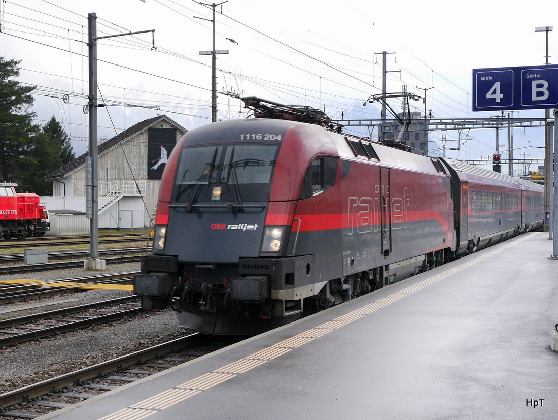 ÖBB - 1116 204-9 bei der einfahrt im SBB Bahnhof Buchs/SG am 27.03.2015