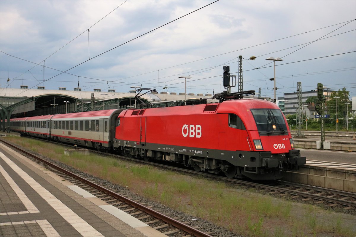 ÖBB 1116 271-8 mit dem EC112 am 18.05.19 in Darmstadt Hbf 