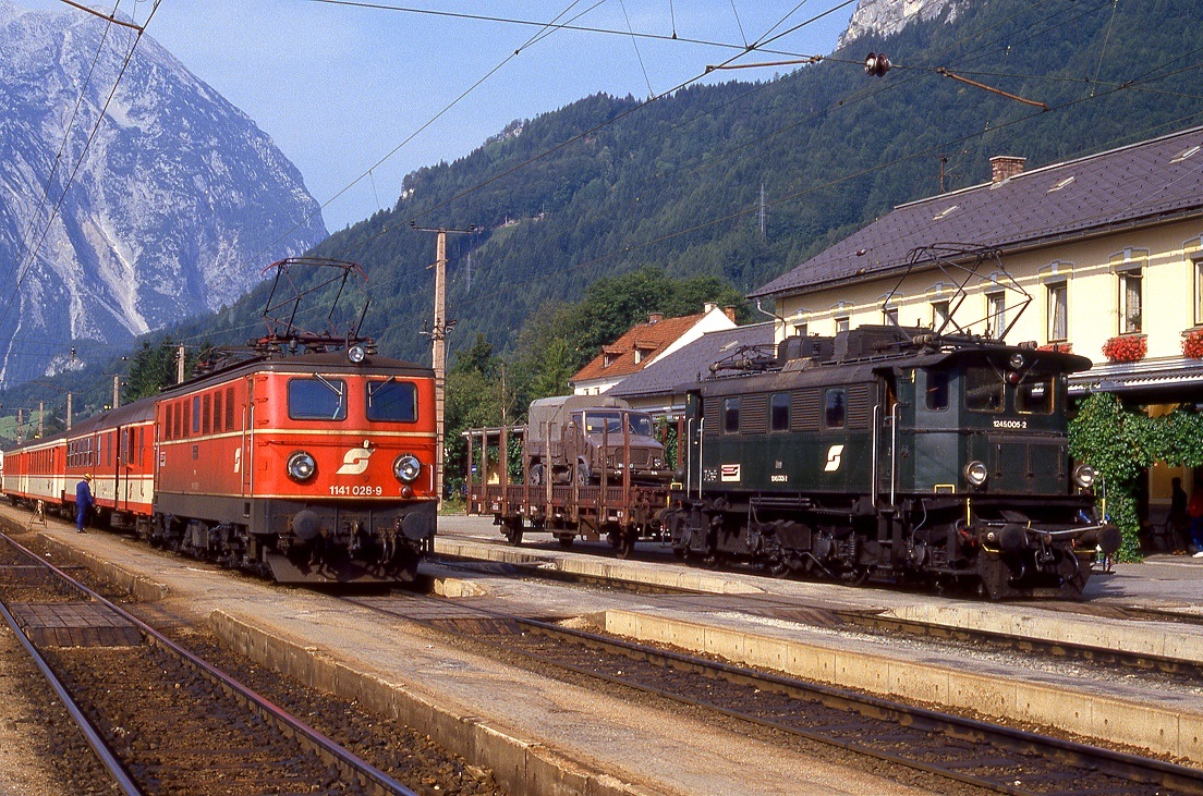 ÖBB 1141 018, 1245 005 in Stainach-Irdning, 18.09.1987.
