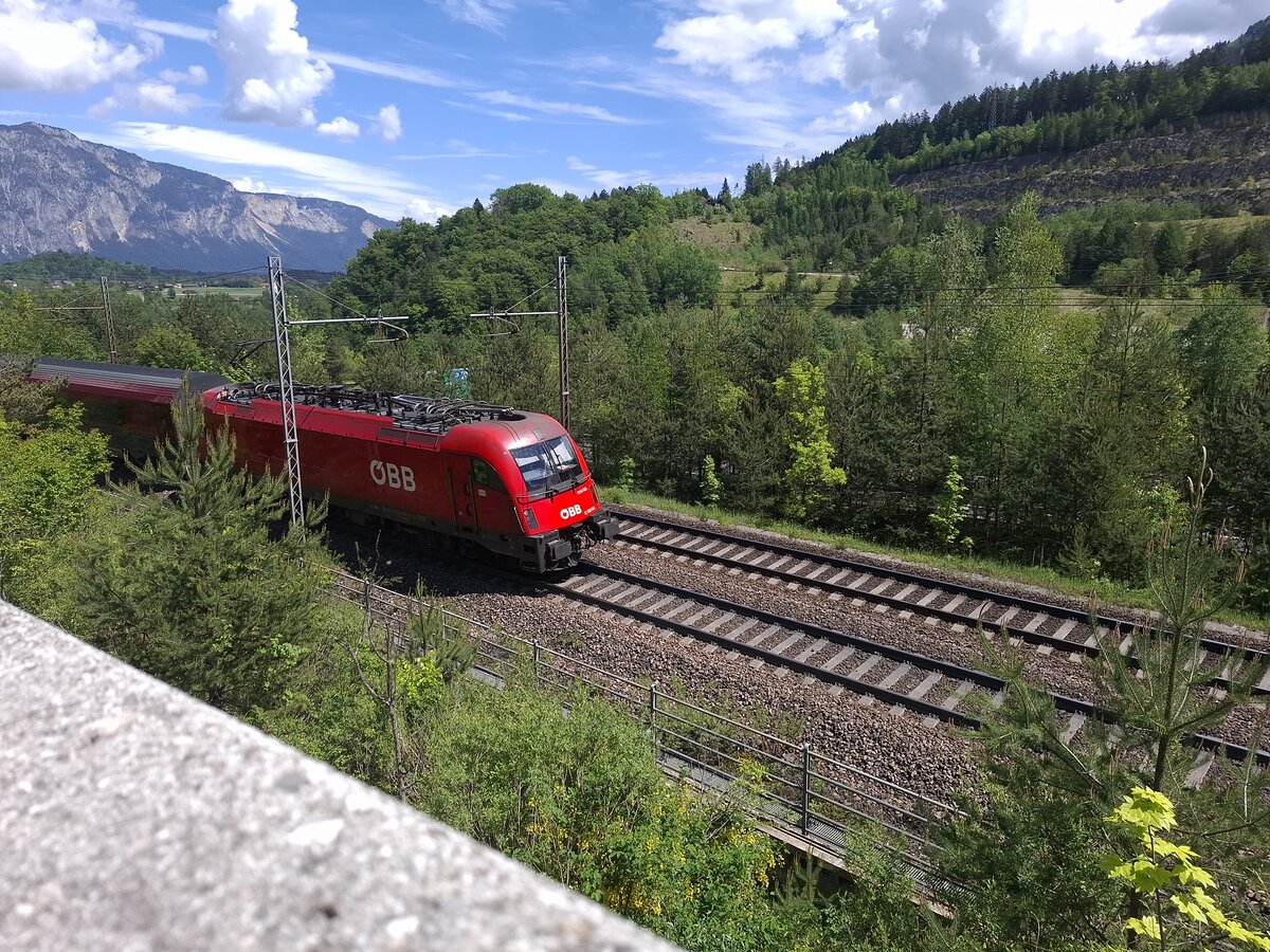 �BB 1216 025 (aufgenommen am 9.5.2026) mit einem Railjet bei Th�rl-Maglern