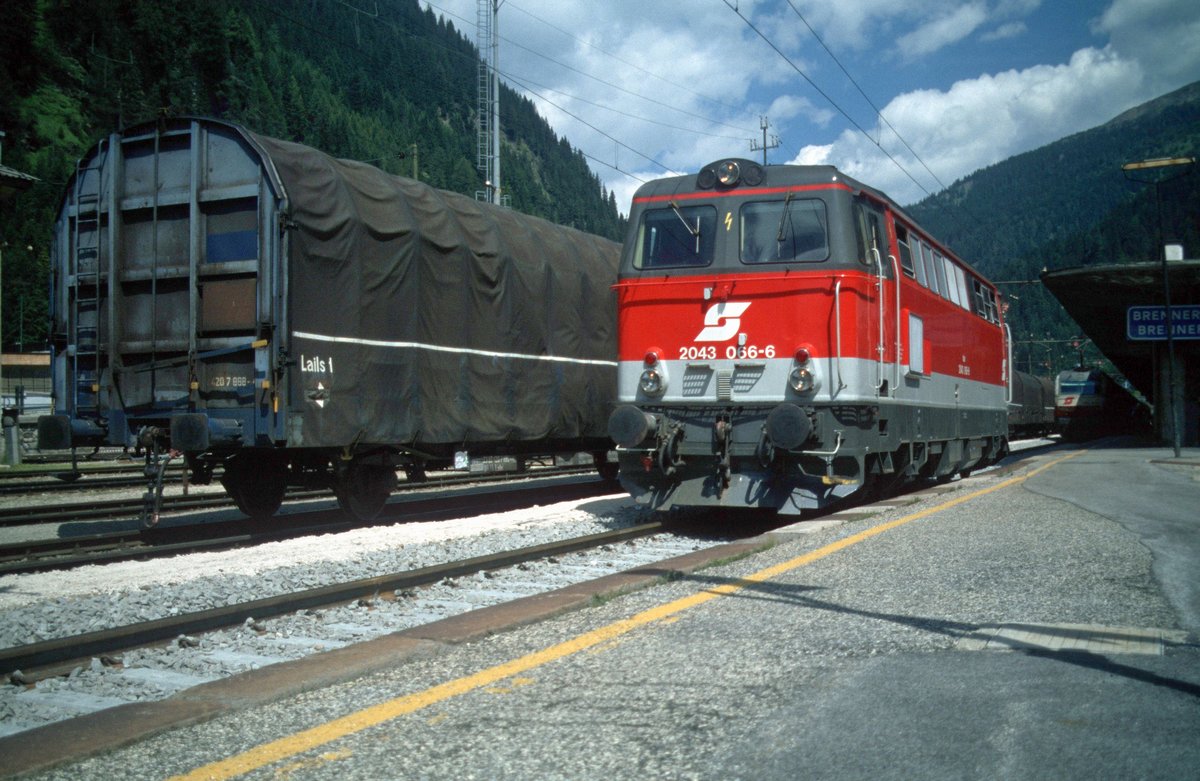 BB 2043 066 (Bahnhof Brennero/Brenner, 04.08.1999); digitalisiertes Dia.