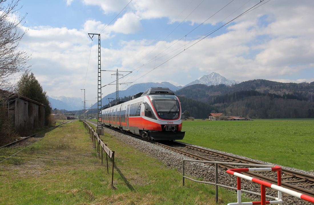 ÖBB 4024 020 // Aufgenommen zwischen den Stationen Hammerau und Ainring. // 4. April 2023