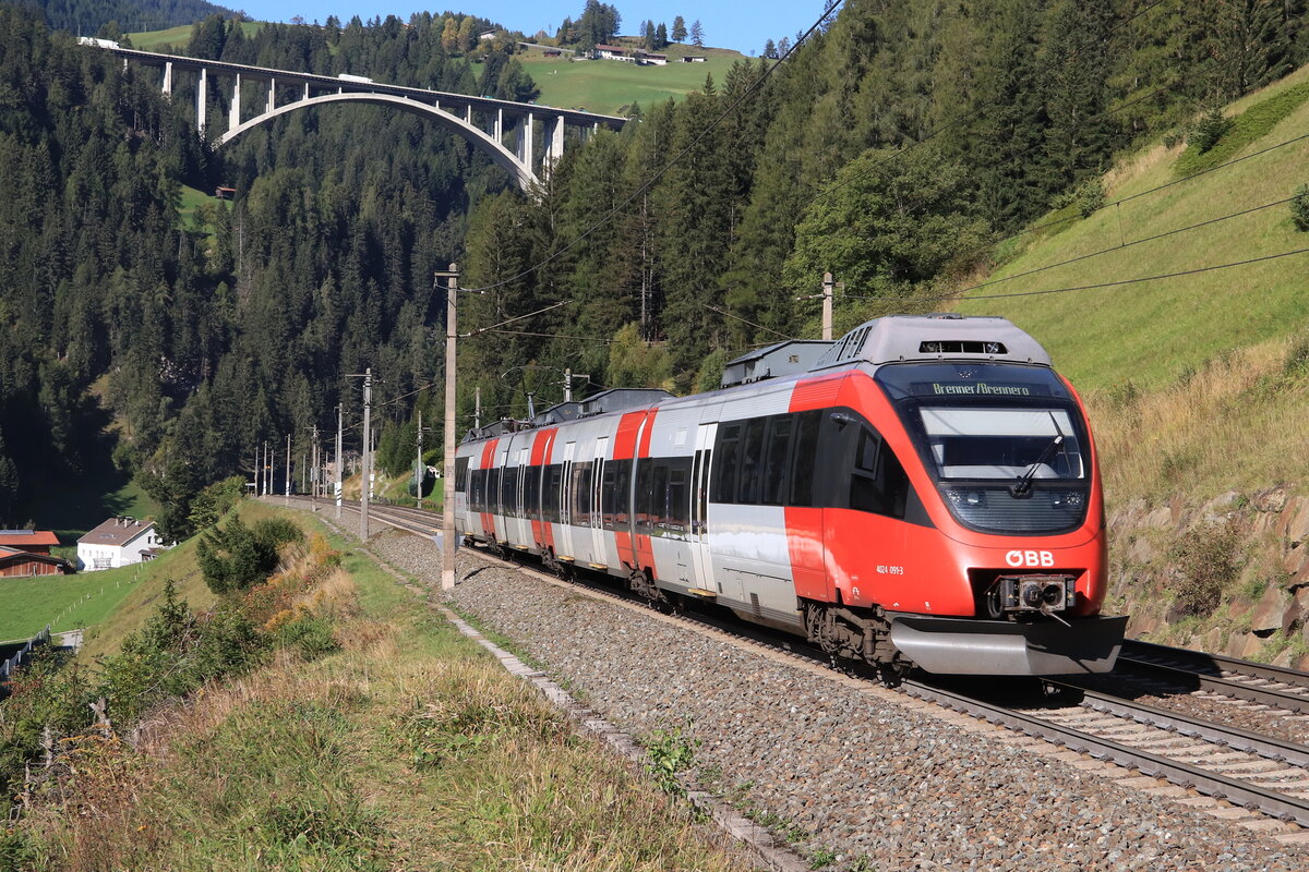 ÖBB 4024 091-3 als S3 bei der Bergfahrt nach Brenner/Brennero. Aufgenommen bei St. Jodok am Brenner am 09.10.2021