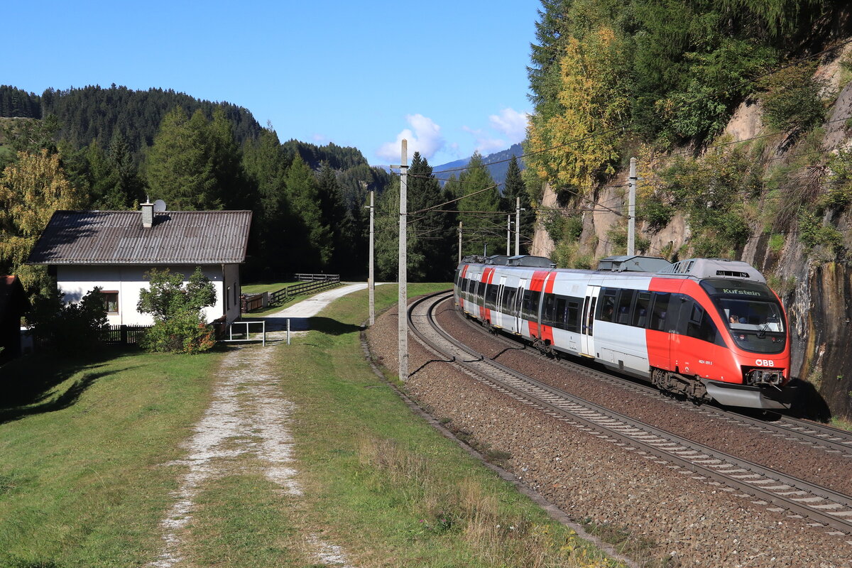 ÖBB 4024 091-3 als S3 bei der Talfahrt nach Kufstein. Aufgenommen bei Gries am Brenner am 09.10.2021