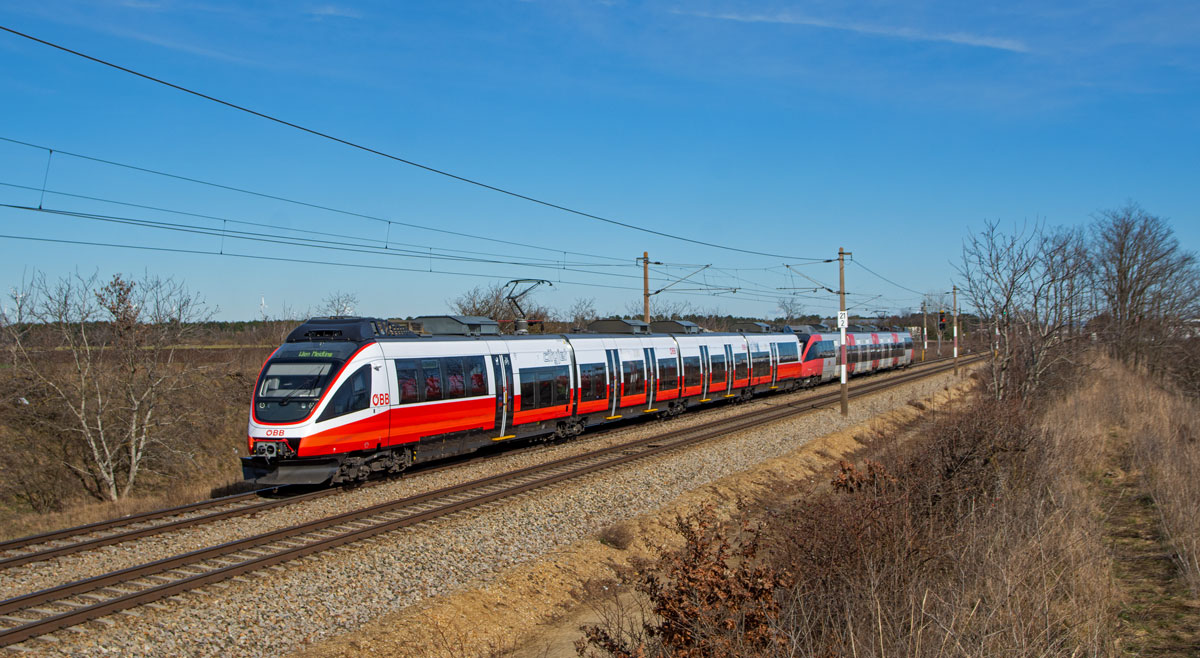 ÖBB 4124 035 + 4124 006 eine bunte Kombi als S1 nach Wien Meidling, Helmahof, 02.03.2020. 