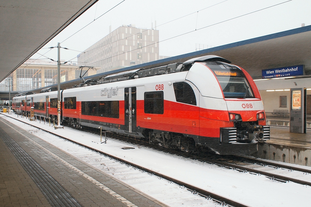 ÖBB 4744 005 mit S50 nach Tullnerbach-Pressbaum, Wien Westbahnhof, 04.01.2019