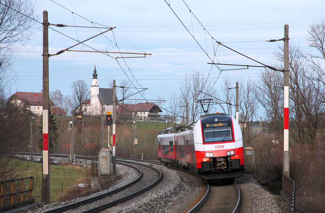 ÖBB 4744 041 // Eugendorf // 27. Dezember 2017