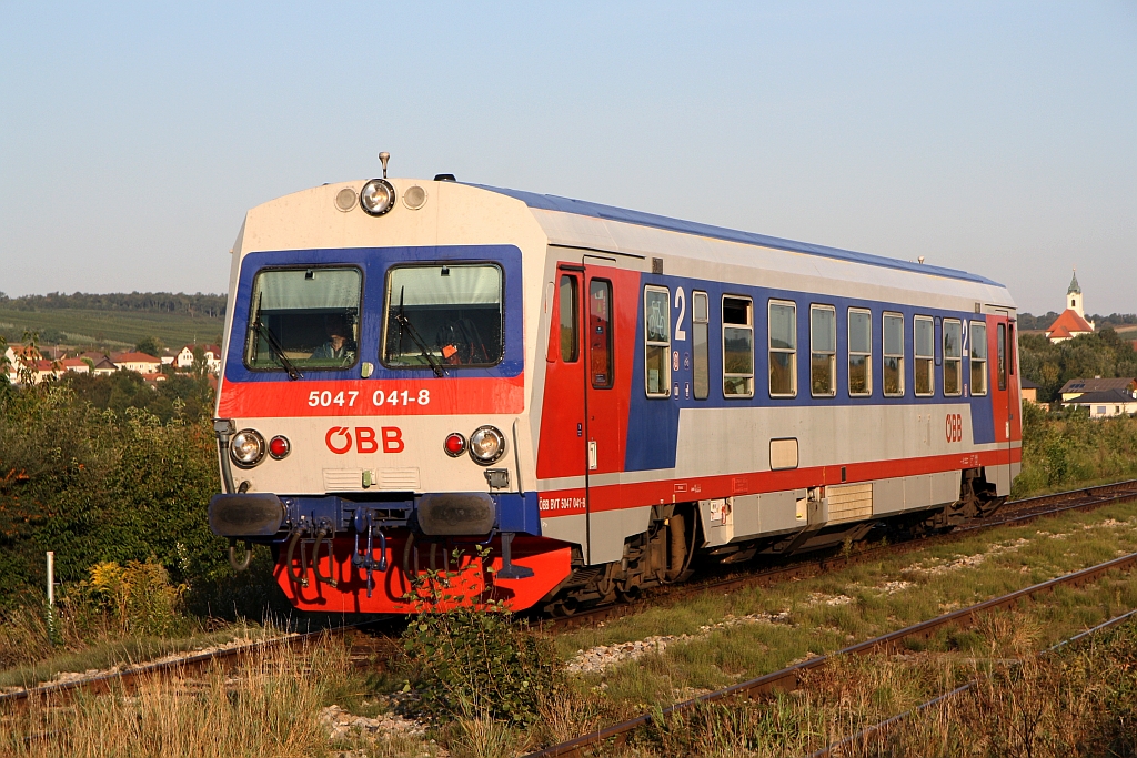 ÖBB 5047 041-8 als R 7212 (Gänserndorf - Obersdorf) am 15.September 2019 bei Groß Schweinbarth.