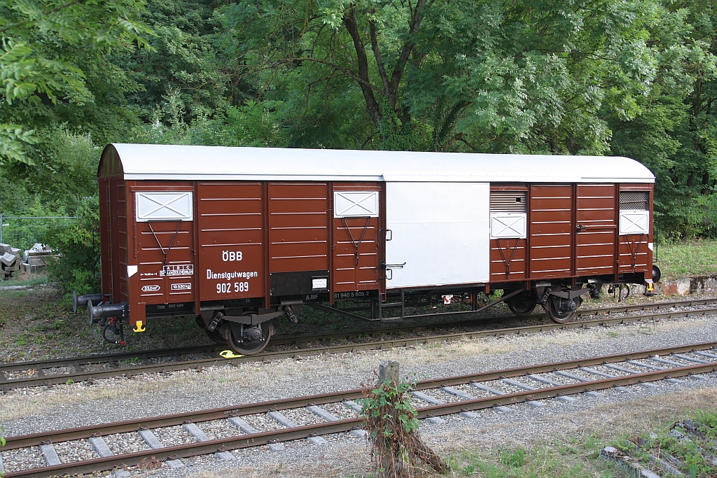 ÖBB 902 589 Dienstgutwagen (UIC-Nummer: A-BIF 40 81 9405 605-2 Materialwagen) am 23.Juli 2019 in der Ladestelle Waldmühle.