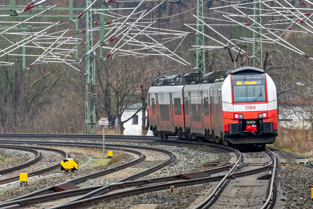 ÖBB Cityjet (Desiro ML) 4746 056 von ODEG angemietet auf Höhe des Ra10 in Bergen auf Rügen. - 08.01.2020