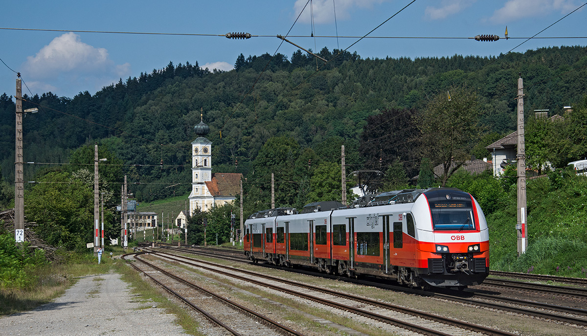 ÖBB Cityjet (Desiro ML) 4746 005 als R 5923 von Passau Hbf mach Linz Hbf, Wernstein/Inn, 17.08.2016. 
