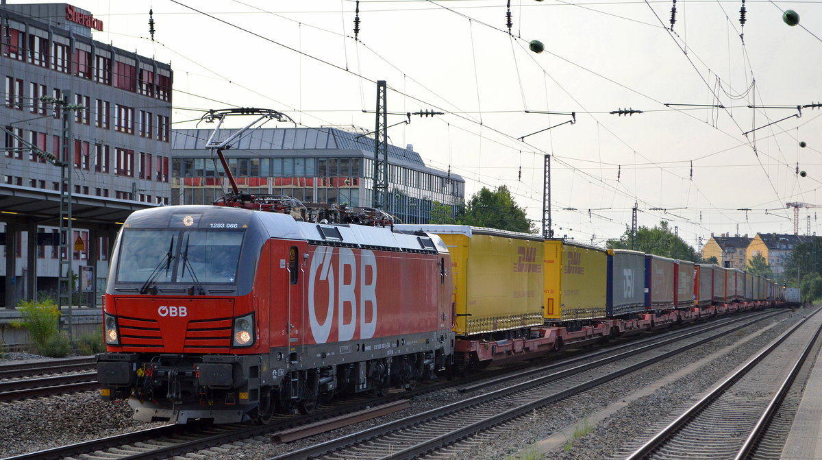 ÖBB-Produktion GmbH, Wien [A] mit  1293 066  [NVR-Nummer: 91 81 1293 066-7 A-ÖBB] und Taschenwagenzug am 11.08.20 Bf. München Heimeranplatz.