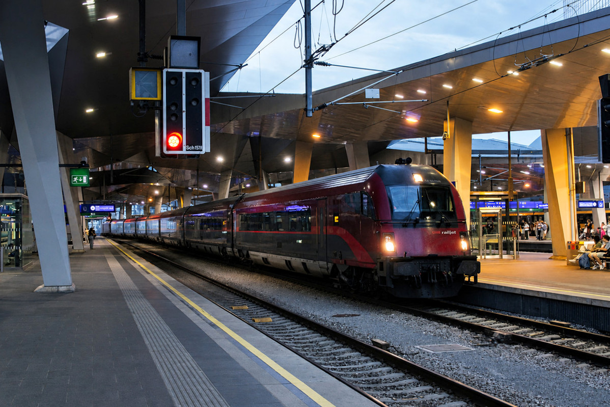 �BB railjet 80-90.749 (A-�BB 73 81 80-90 749-0 Afmpz) mit dem RJ 557  Lienzer Dolomiten  aus Lienz in Osttirol, am 26.07.2026 in Wien Hauptbahnhof.
