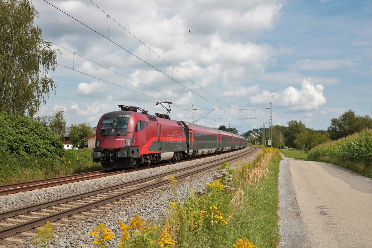 ÖBB Railjet Siemens Taurus 1116 219-7 am 15.08.20 in Baierbach