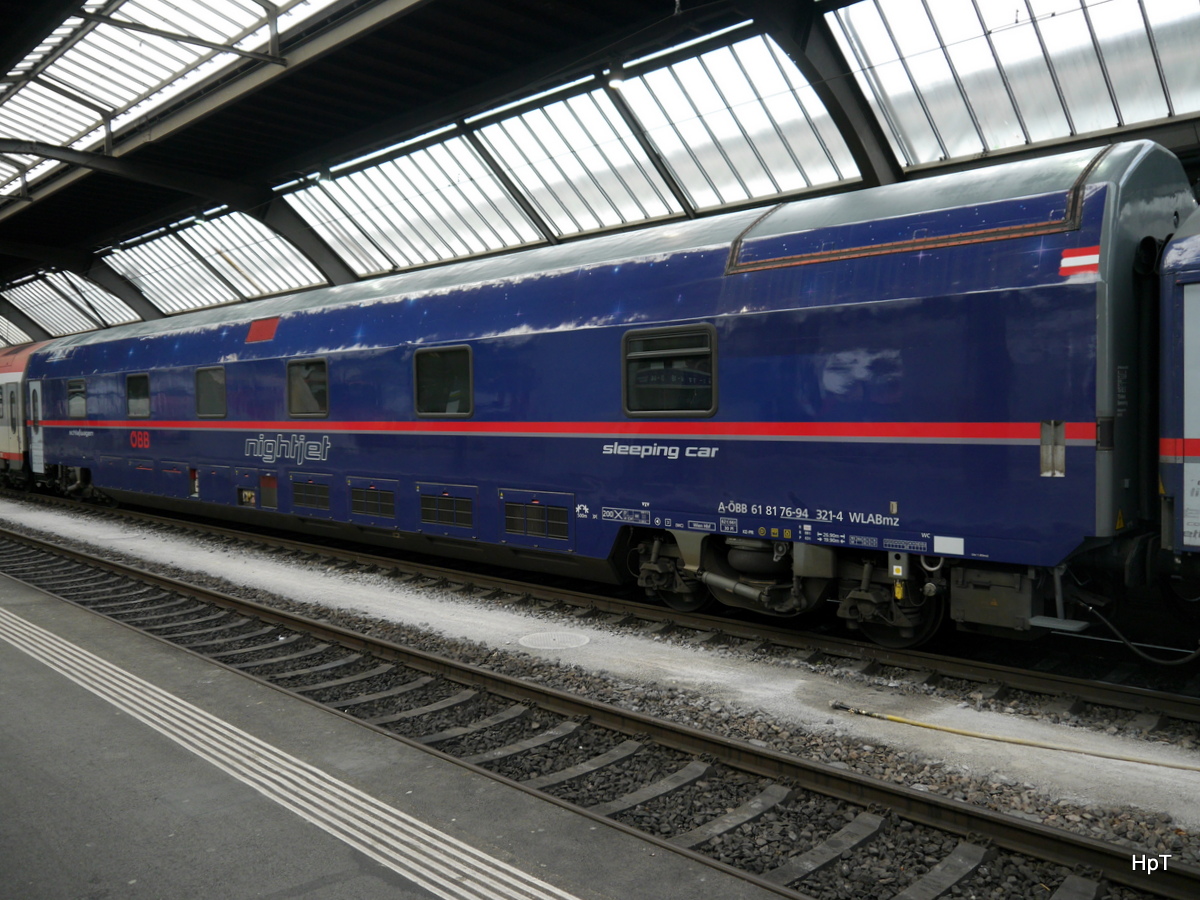 ÖBB - Schlafwagen WABLmz 61 81 76-94 321-4 im HB Zürich am 20.09.2017
