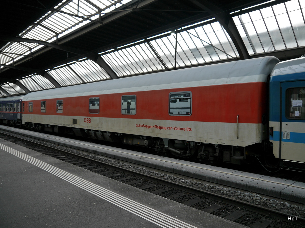 ÖBB  - Schlafwagen WLABmz 61 80 72-90 031-8 im HB Zürich am 28.01.2018