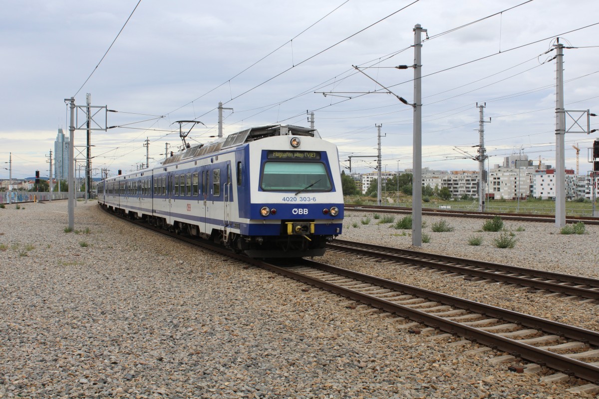 ÖBB Schnellbahn (S-Bahn) Wien: 4020 303-6 auf der Linie S7 erreicht am 9. Juli 2014 den Bahnhof Praterstern.