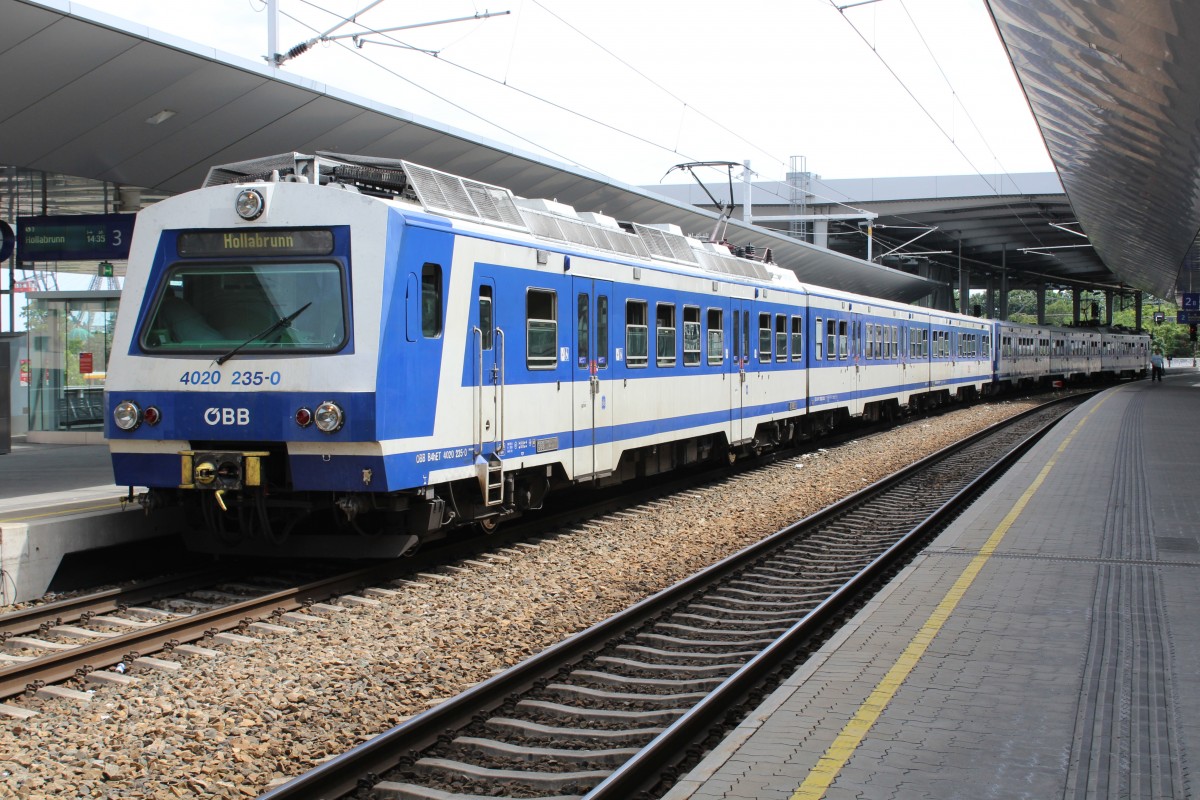 ÖBB Schnellbahn (S-Bahn) Wien S3 (4020 235-0) Praterstern am 8. Juli 2014.