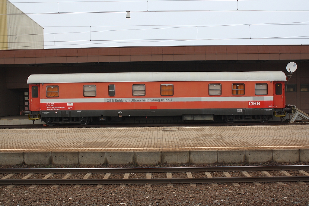 ÖBB Wohn-Werkstättenwagen 80 81 9739 906-2 des Schienen-Ultraschallprüfungstrupp 4 am 13.Dezember 2013 im Bf. Knittelfeld.