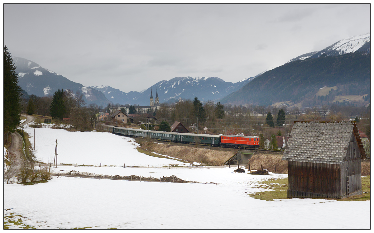 ÖGEG 1141.21 mit ihrem SR 14485 von Admont nach Eisenerz am 17.3.2018 kurz nach Admont aufgenommen. 