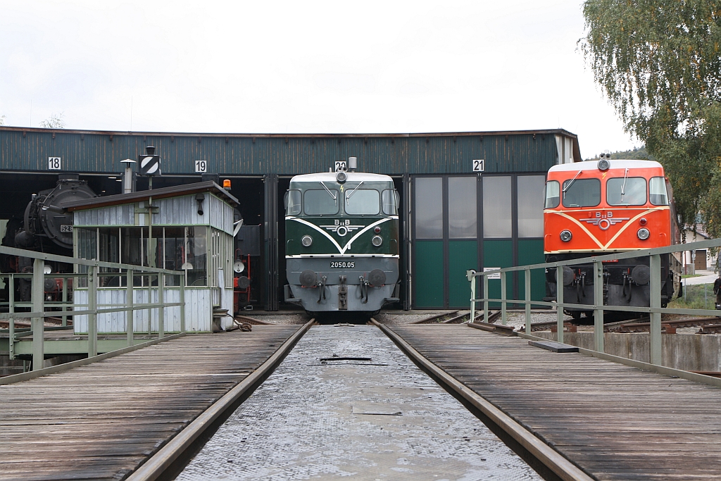 ÖGEG 2050.05 und RBAHN 2050.09 am 07.Oktober 2017 in Ampflwang.