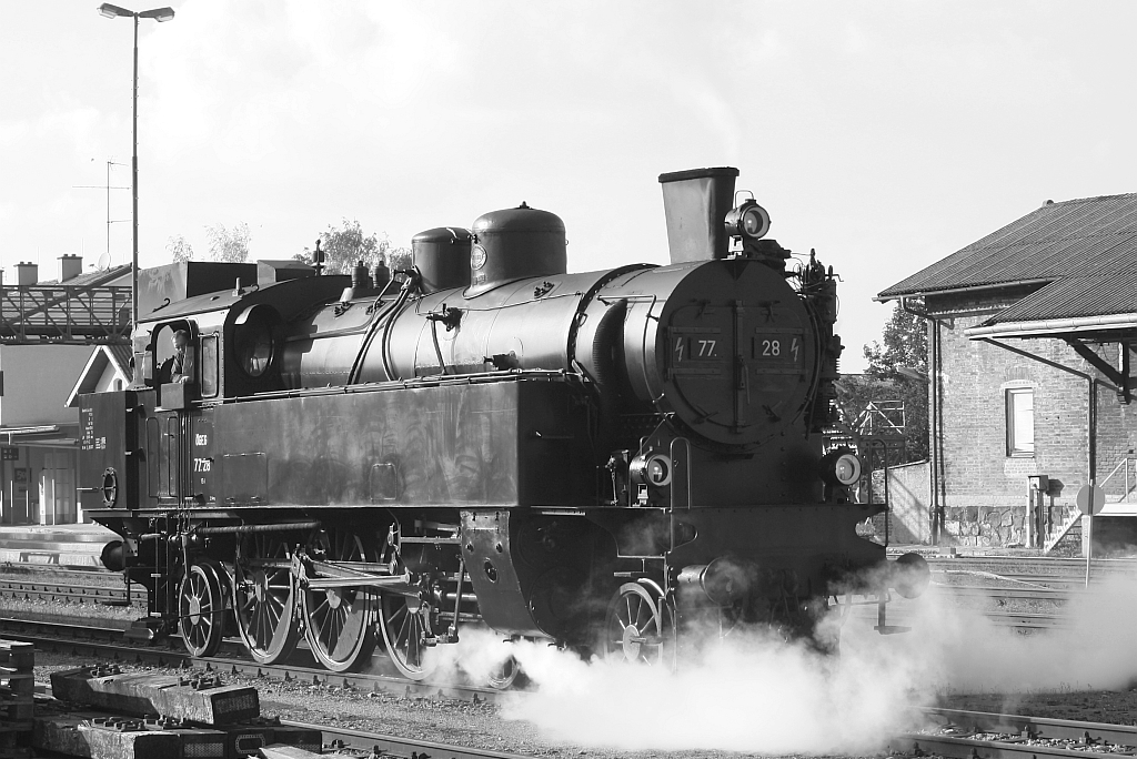 ÖGEG 77.28 am 03.Oktober 2014 im Bf. Ried im Innkreis.