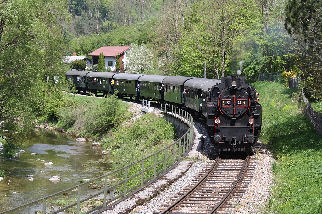 GEG 77.28 am 27.April 2014 mit dem SR 14449 nach St.Aegyd am Neuwalde kurz vor Freiland.