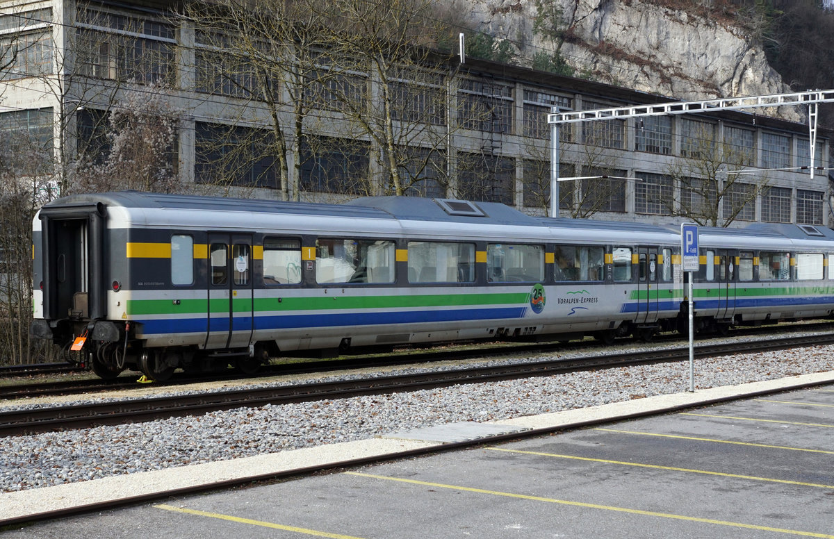 Oensingen-Balsthal-Bahn AG (OeBB).
Der Bahnstreik von Frankreich hat auch Auswirkungen auf die OeBB. Für Frankreich bestimmte ehemalige VAE Personenwagen der SOB müssen in der Klus zwischengelagert werden. Aufnahme vom 11. Januar 2020.
Foto: Walter Ruetsch
