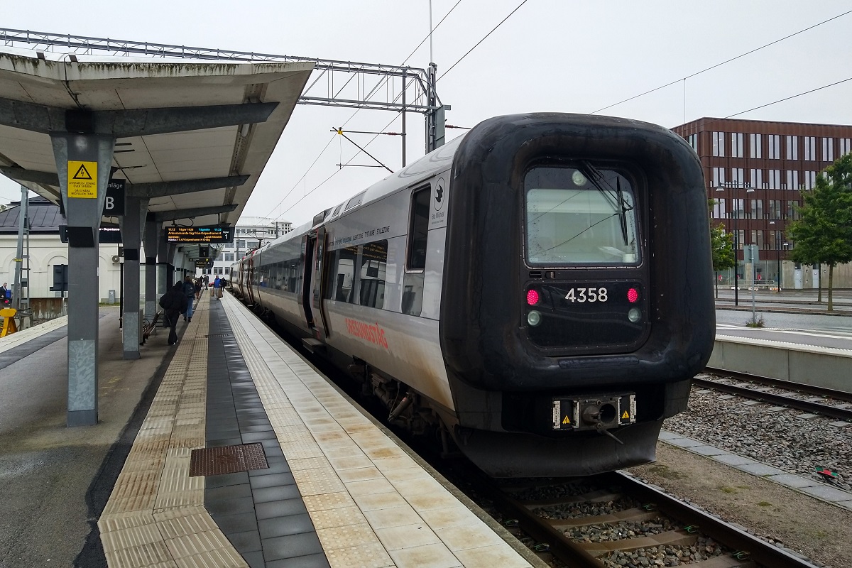 Öresundståg X31K 4358 (94 74 5314 358-?) aus und nach Kopenhagen/Malmö am 6.10.2023 am Bahnhof Karlskrona C