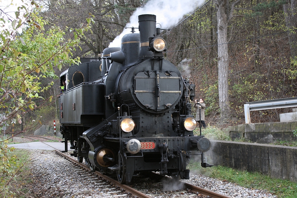 �SEK 30.33 am 10.November 2013 als Nebenfahrt in der ehemaligen Hst. Neum�hle.
