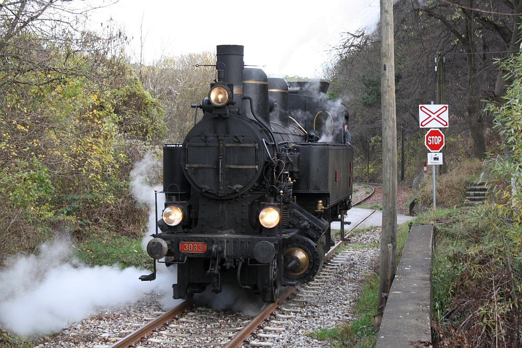 �SEK 30.33 am 10.November 2013 als Nebenfahrt in der ehemaligen Hst. Neum�hle.
