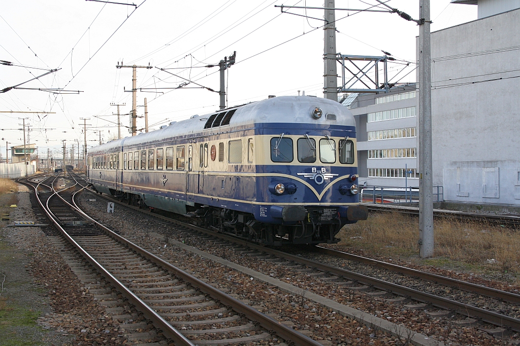 ÖSEK 5145.11 und 6645.02 am 10.Dezember 2016 als SR 17334 bei der Einfahrt in den Bf. Floridsdorf.