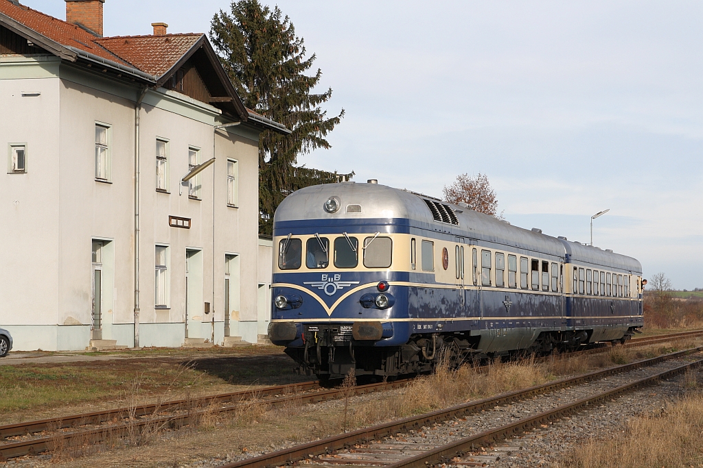 ÖSEK 5145.11 und 6645.02 am 10.Dezember 2016 als SR 17334 in Kadolz-Mailberg.