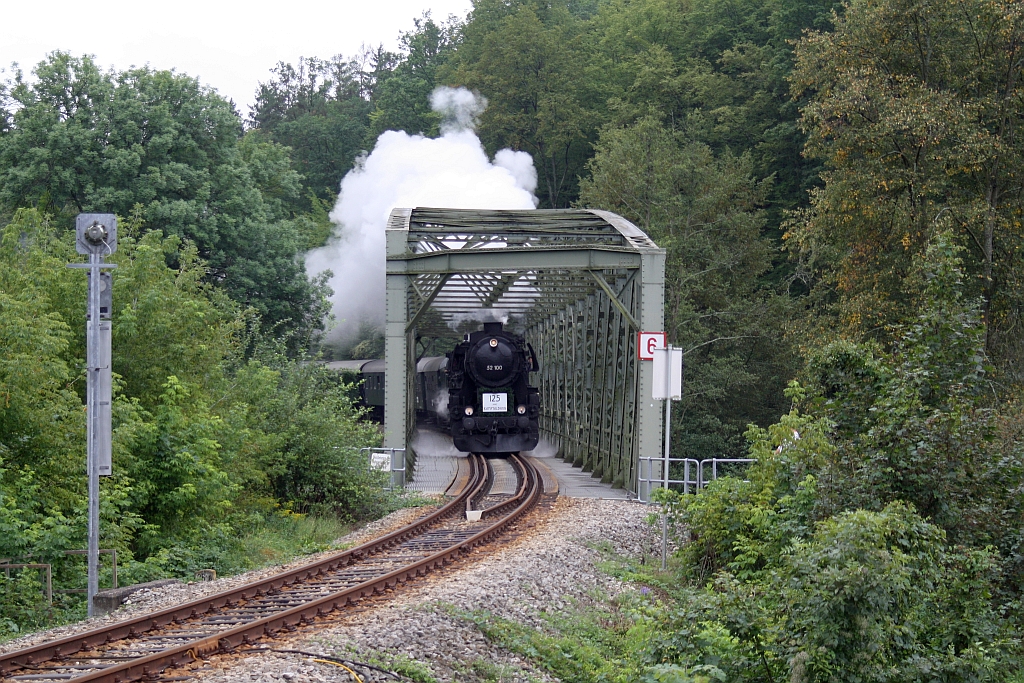 ÖSEK 52.100 am 30.August 2014 mit dem SR 14088 auf der Kampbrücke in Rosenburg.