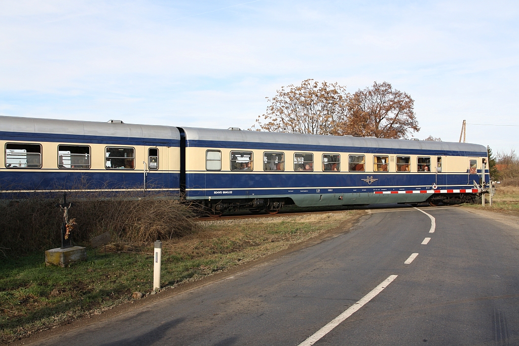 ÖSEK 6645.02 am 10.Dezember 2016 als SR 17334 auf der EK mit der L3 in Kadolz-Mailberg.