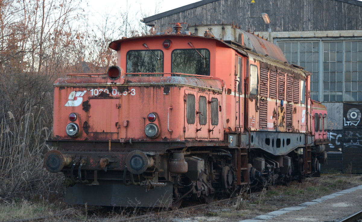 Österreich: E 94 030 / 1020 005-3 - Metrans Rail s.r.o.  Ersatzteilspender in Laa an der Thaya 17.02.2019