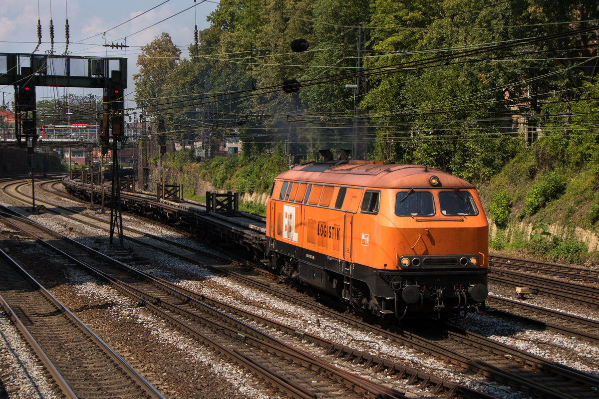 Offenburg am 25. Juli 2018. Die BBL 225 100-7 ist gerade bei Kaiserwetter mit einem Güterzug unterwegs. 